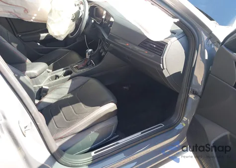 2021 Volkswagen Jetta Gli 2.0T Autobahn/2.0T S z USA, uszkodzony, nr VIN 3VW6T7BU6MM096341